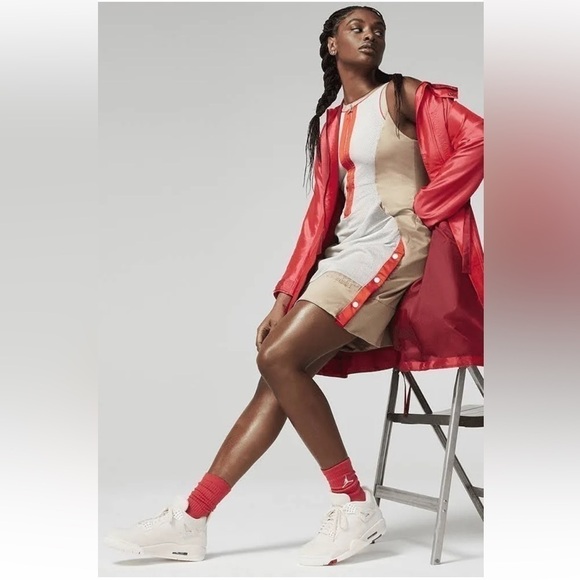 Jordan Dresses & Skirts - NWT Jordan midi dress zipped front with pockets Size Small